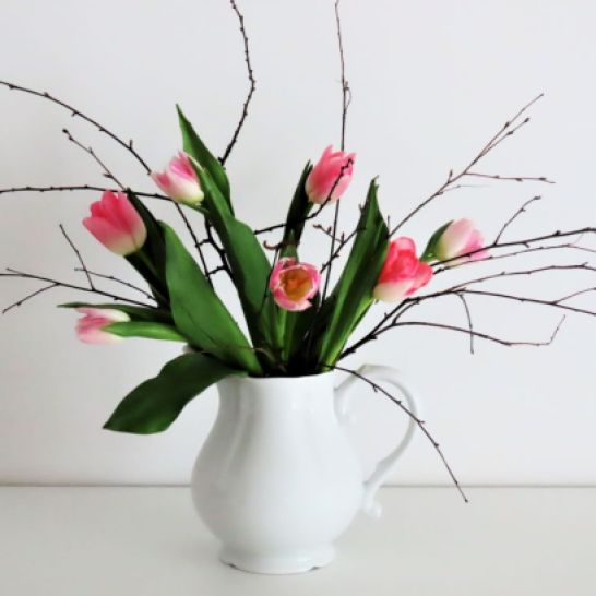 tulipany i gałązki